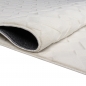 Preview: Schöner warmer Teppich mit elegantem Rautenmuster in creme