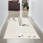 Preview: Kinderzimmer Teppich Spielzimmer glückliche Giraffe weich in beige creme schwarz