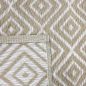 Preview: Stilvoller Outdoor-Teppich mit klassischem Rautenmuster in beige