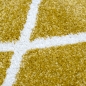 Preview: Skandinavischer Teppich Wohnzimmer Rautenmuster Weiß Creme Gold pflegeleicht