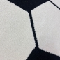 Preview: Runder Fußball-Teppich Weich, Strapazierfähig & Perfekt für Kinderzimmer & Spielzimmer in schwarz weiß