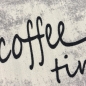 Preview: Grafischer Küchenteppich Grau mit Coffee-Time-Typografie und Struktur