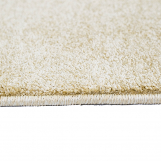 Unidesign Teppich passend für viele Zimmer in gold