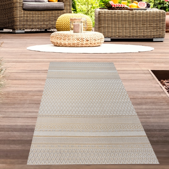 Moderner In- & Outdoorteppich – Ethno-Design mit geometrischem Muster in Beige-Gelb