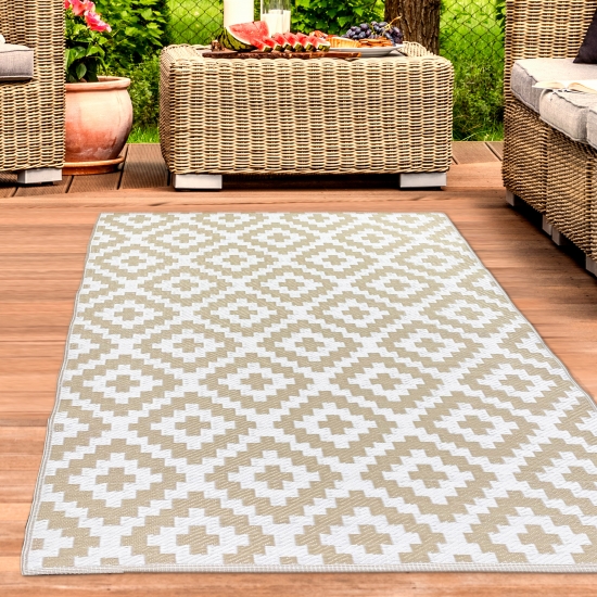 Schmutzabweisender Outdoor-Teppich in Ethno-Design in beige
