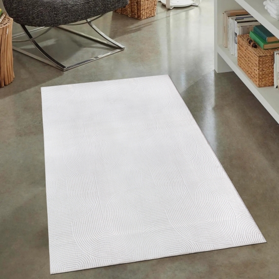 Schöner warmer Teppich mit elegantem Linienmuster in weiß