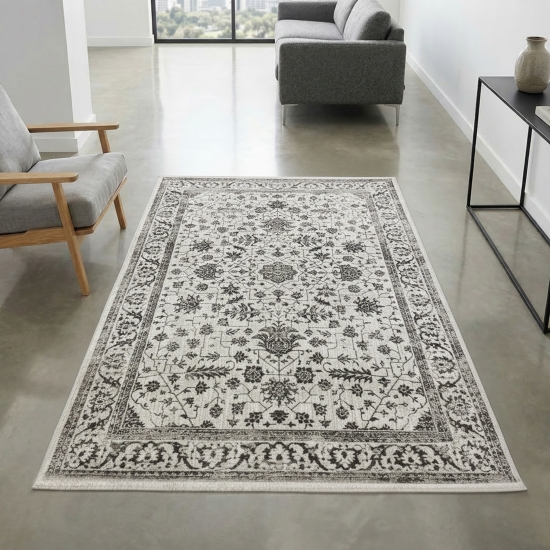 Preview: Schlichter Orientteppich – Blumen verziertes Design – in creme