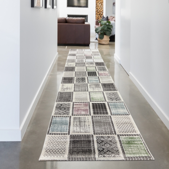 Preview: Designteppich mit grafischem Patch-Design Grau mit dezenten Farbakzenten Preview: Designteppich mit grafischem Patch-Design Grau mit dezenten Farbakzenten