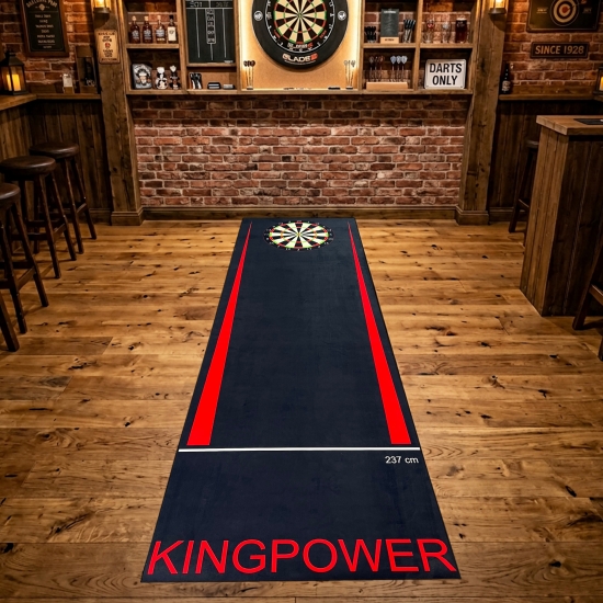 Schwarze Dartmatte mit weiß grauen Abwurflinien