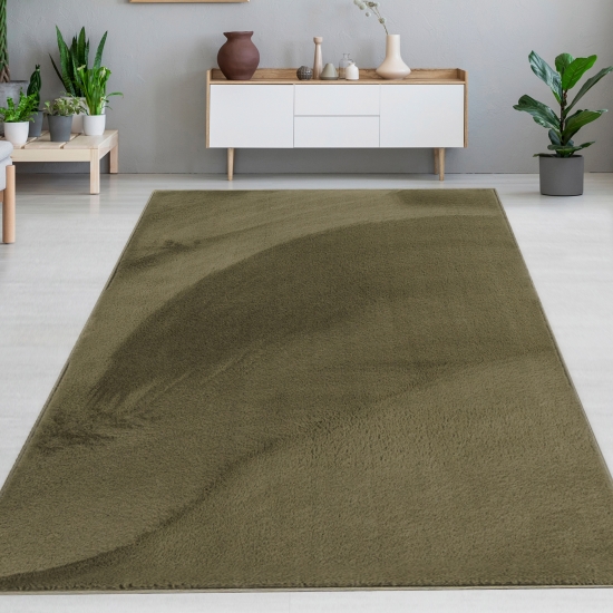 Teppich grün Hasenfell-Optik elegant weich mit feinem Schimmer modern