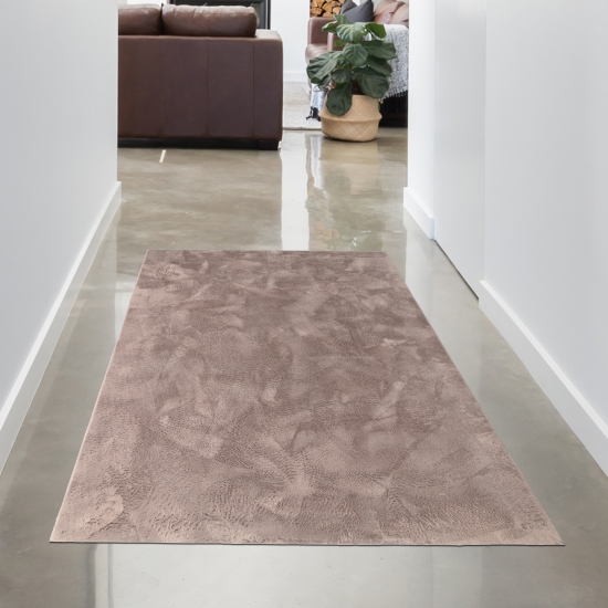 Preview: Teppich taupe Hasenfell-Optik elegant weich mit feinem Schimmer modern Preview: Teppich taupe Hasenfell-Optik elegant weich mit feinem Schimmer modern