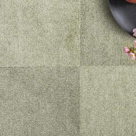 Preview: Moderner Kurzflor Teppich Grün mit grafischem Ton-in-Ton-Karomuster
