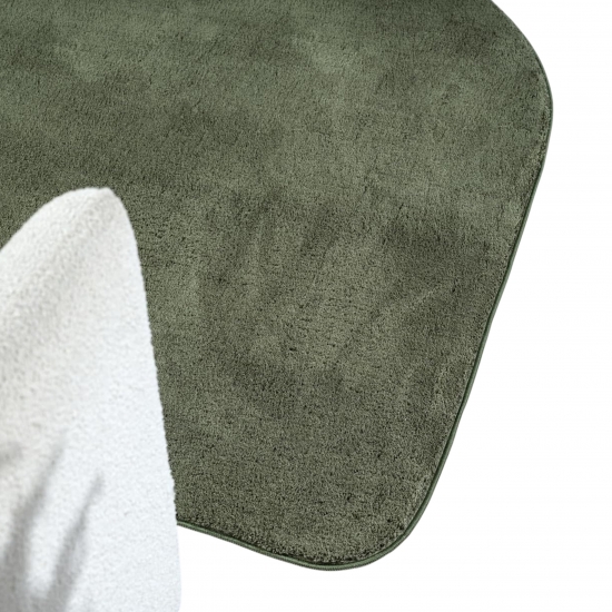 Preview: Design Teppich Shape in eleganter Freiform weich Forest Grün