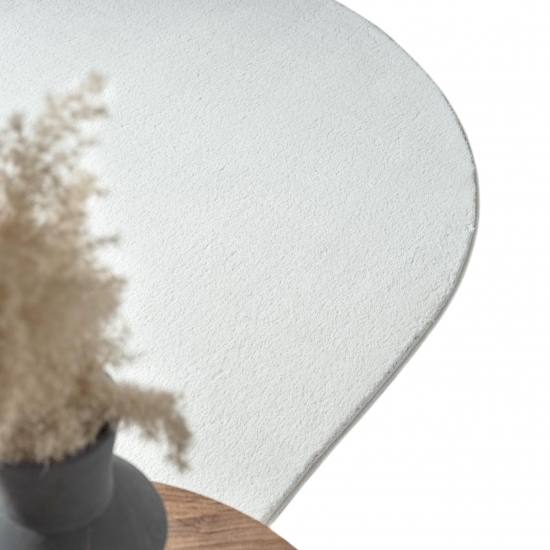 Design Teppich Shape in eleganter Freiform weich Creme
