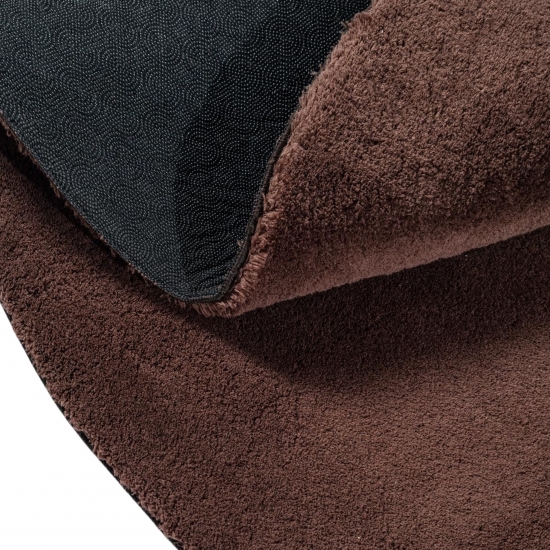Design Teppich Shape in eleganter Freiform weich Braun