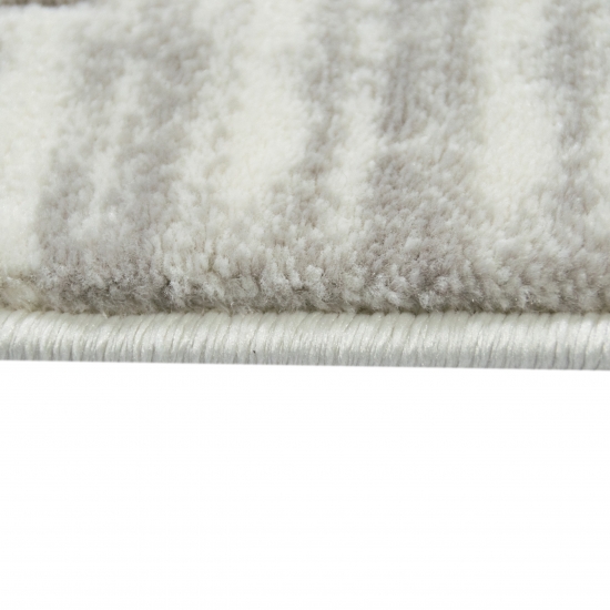 Designteppich mit marokkanischem Muster Grau mit farbigen Akzenten Designteppich mit marokkanischem Muster Grau mit farbigen Akzenten