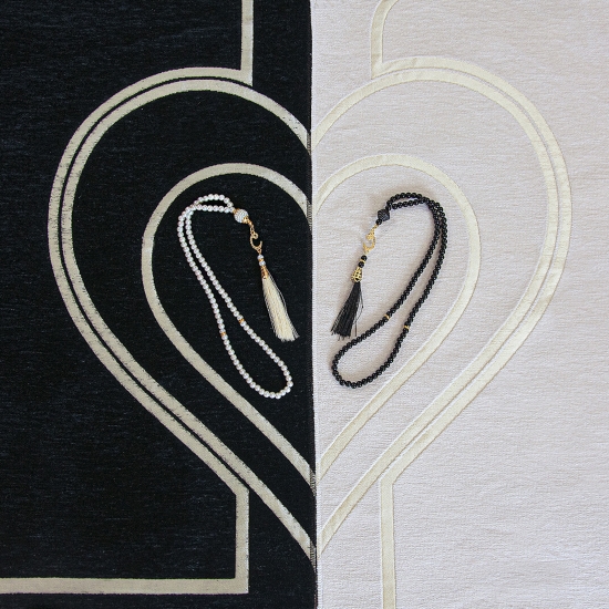 Preview: Gebetsteppich Set Herzmotiv Schwarz & Weiß für Paare 70 x 115 cm