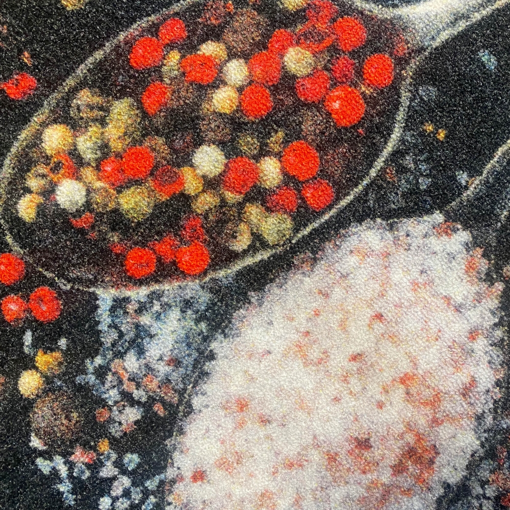 Waschbarer Küchenläufer I schwarz I Gewürzen in gelb rot mit Löffeln