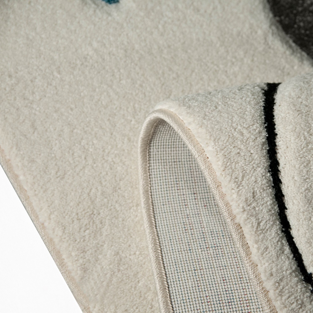 Farbenfroher Schmetterling-Teppich für Kinderzimmer in creme