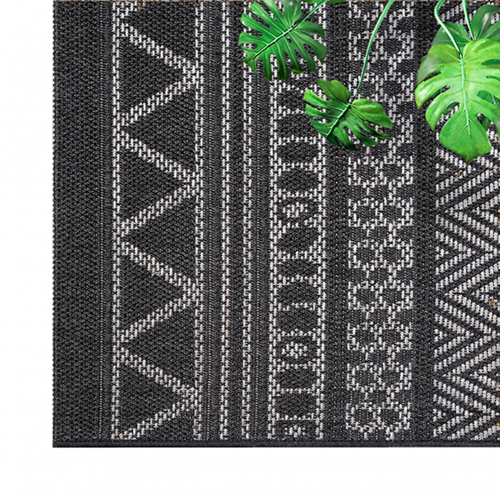 In- & Outdoorteppich im Ethno-Design – Modernes Muster in Anthrazit-Creme