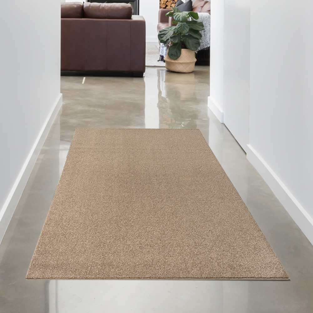 Eleganter brauner Teppich – Perfekt für Flur, Diele, Garderobe und Schlafzimmer