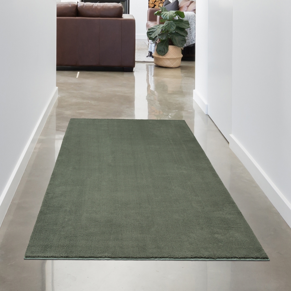 Wohnzimmer Teppich in Grün - Komfort mit flauschigem Uni Design