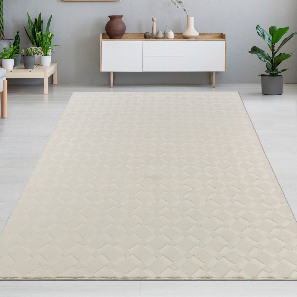 Schöner warmer Teppich mit elegantem Rautenmuster in creme