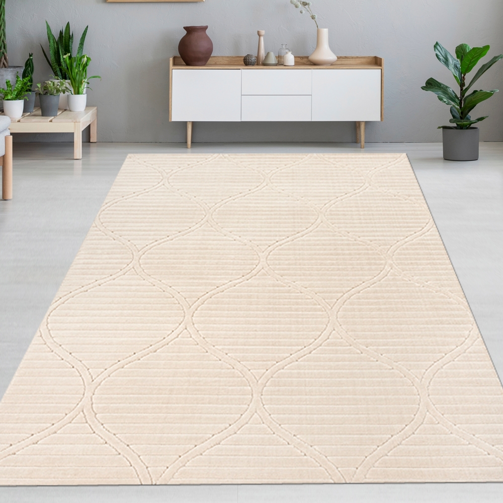 Weicher Wohnzimmerteppich mit niedrigflor und marokkanischem Muster in Beige