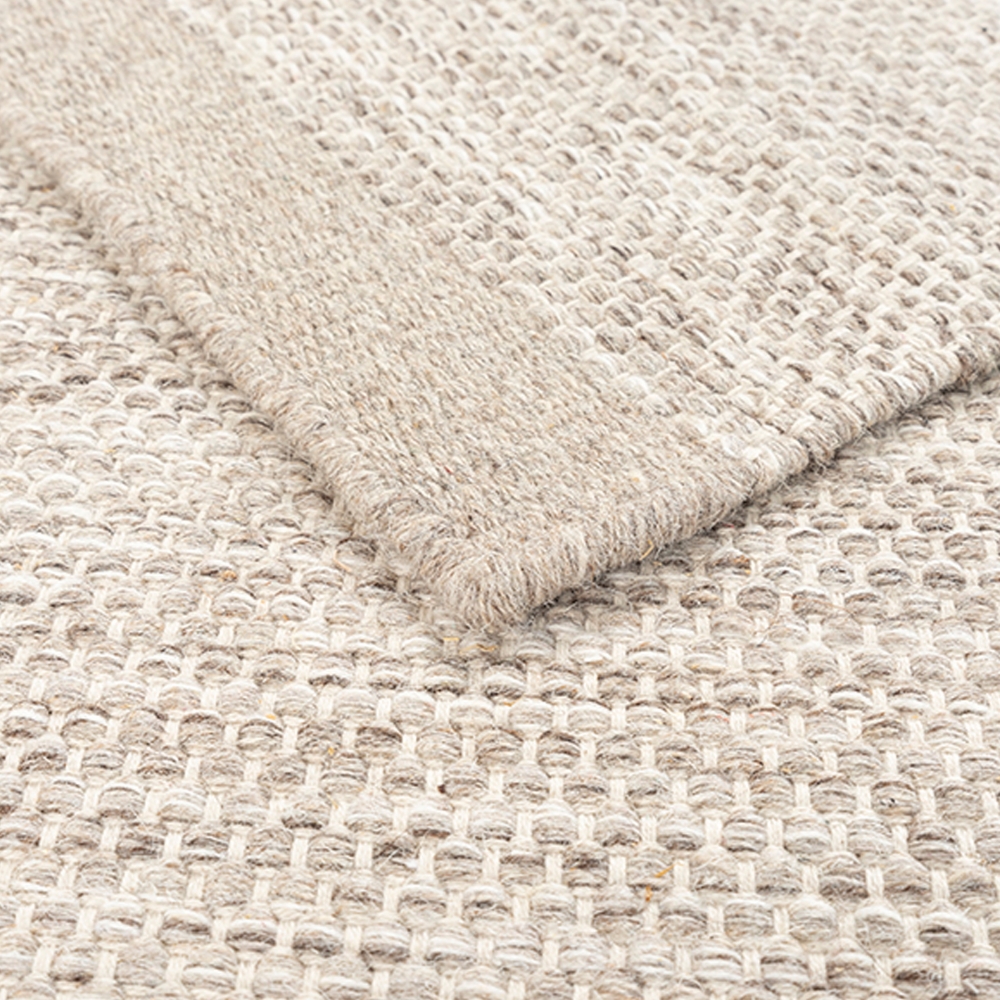 Handgewebter Wollteppich in eleganter Taupe-Farbe modern und pflegeleicht