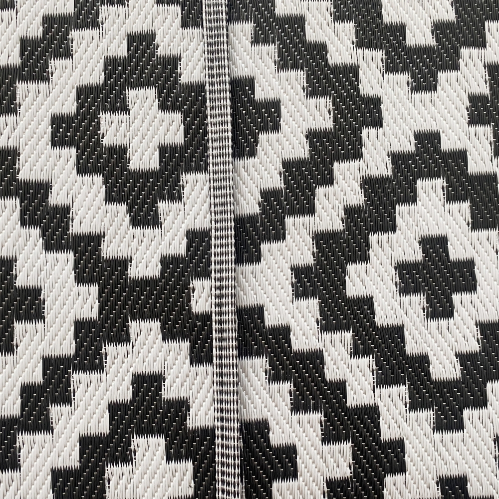 Strapazierfähiger Ethno-Outdoor-Teppich in schwarz weiß