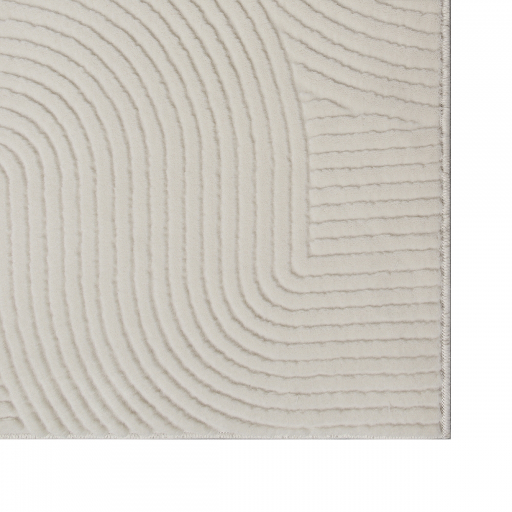Schöner warmer Teppich mit elegantem Linienmuster in creme