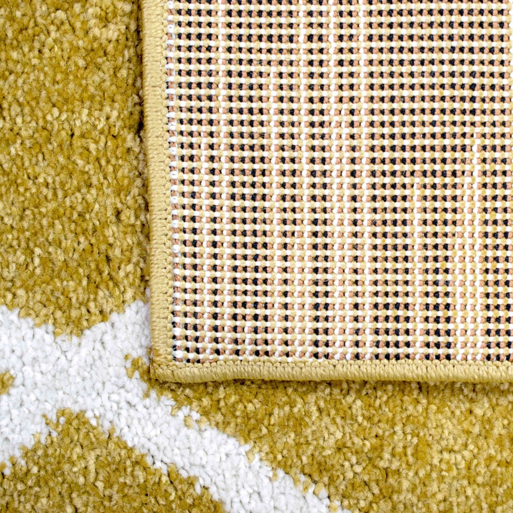 Skandinavischer Teppich Wohnzimmer Rautenmuster Weiß Creme Gold pflegeleicht