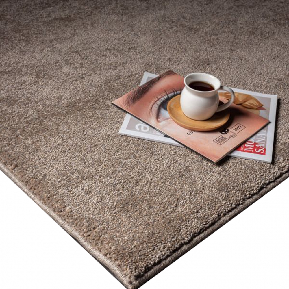 Teppich modern Uni elegant zeitlos warm Taupe Braun