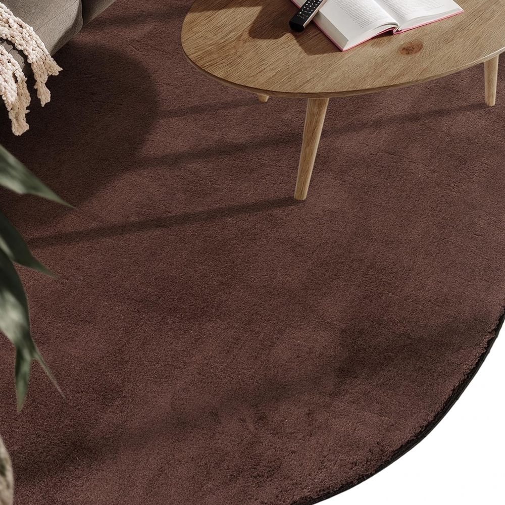 Design Teppich Shape in eleganter Freiform weich Braun