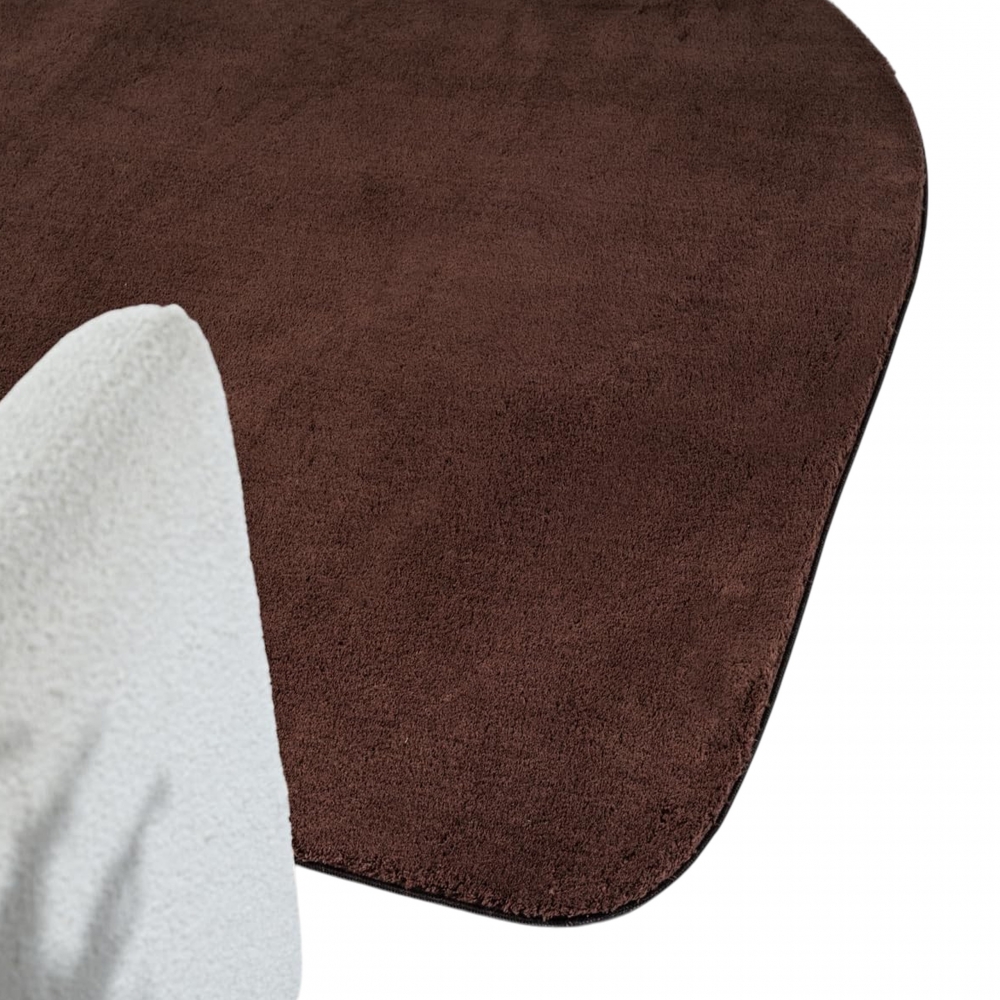 Design Teppich Shape in eleganter Freiform weich Braun