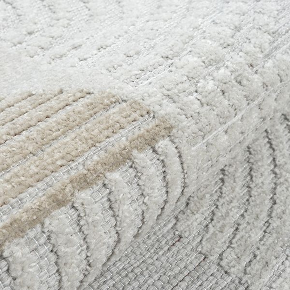 In- & Outdoor-Teppich mit geometrischem Design in natürlichen Farbtönen