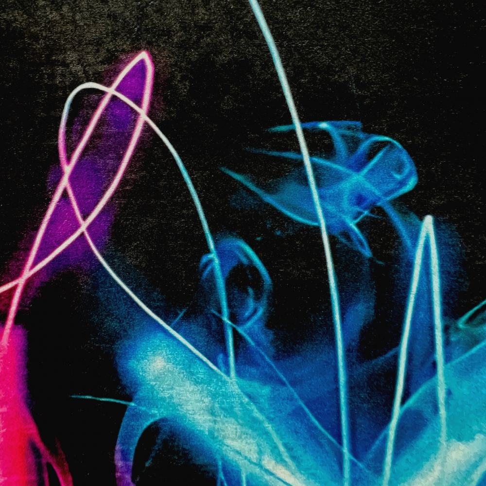 Gaming-Teppich mit lebendigen Neon-Farben und ikonischen Symbolen