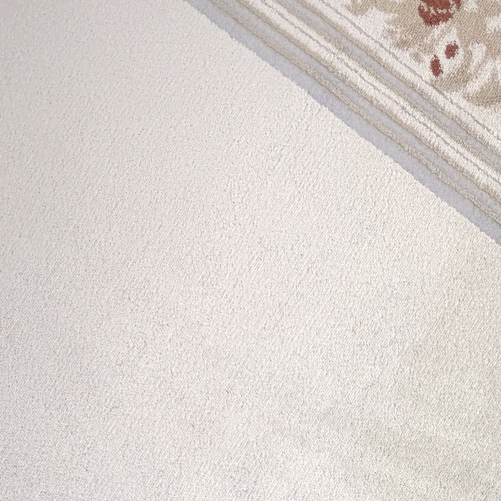 Moderner Gebetsteppich mit Mihrab-Design und feiner Ornamentik