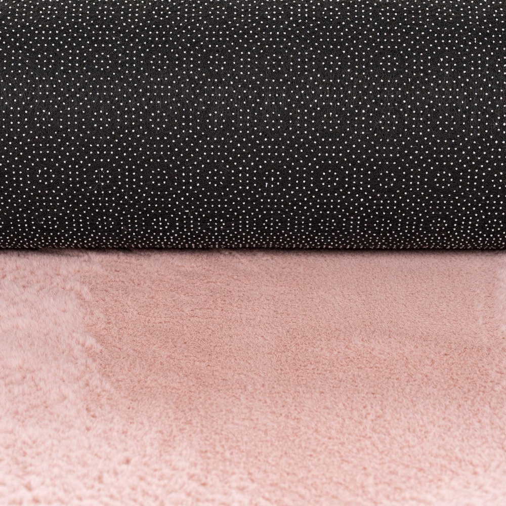 Teppich rosa Hasenfell-Optik elegant weich mit feinem Schimmer modern
