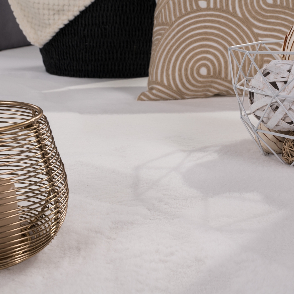 Teppich weiß Hasenfell-Optik elegant weich mit feinem Schimmer modern