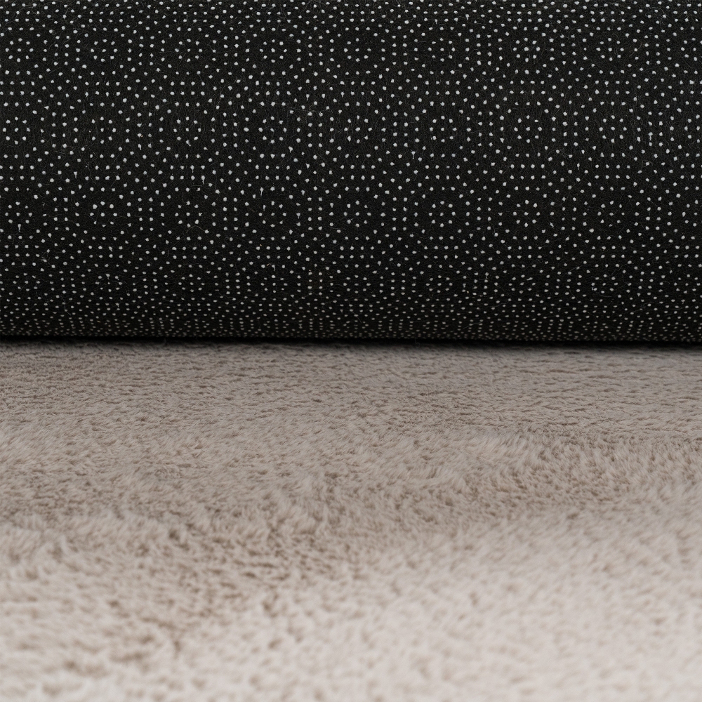 Teppich beige Hasenfell-Optik elegant weich mit feinem Schimmer modern