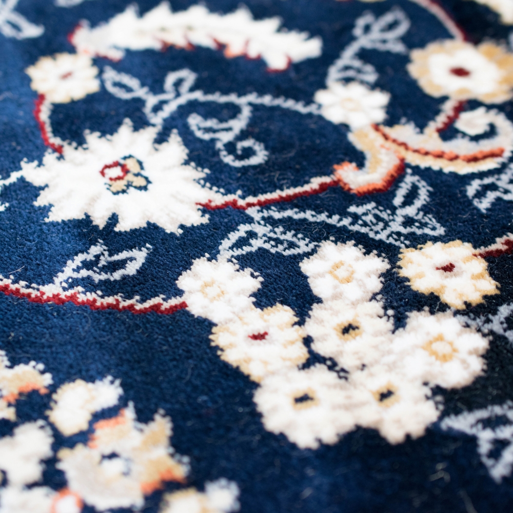Teppich Dunkelblau Creme mit strukturiertem Medaillon Design